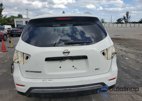 2016 Nissan Pathfinder S z USA, uszkodzony, nr VIN 5N1AR2MN6GC605317